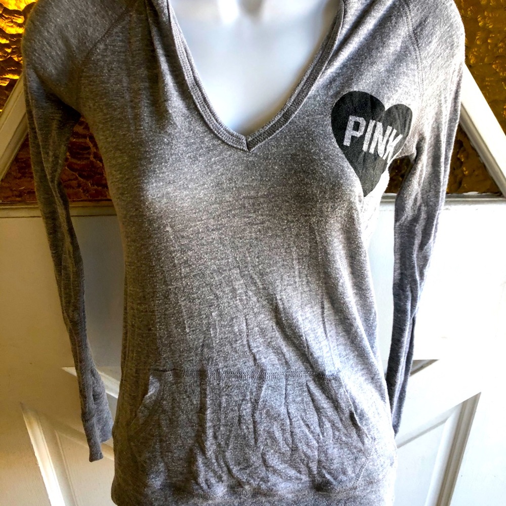 Hooded long sleeve lightweight pullover
